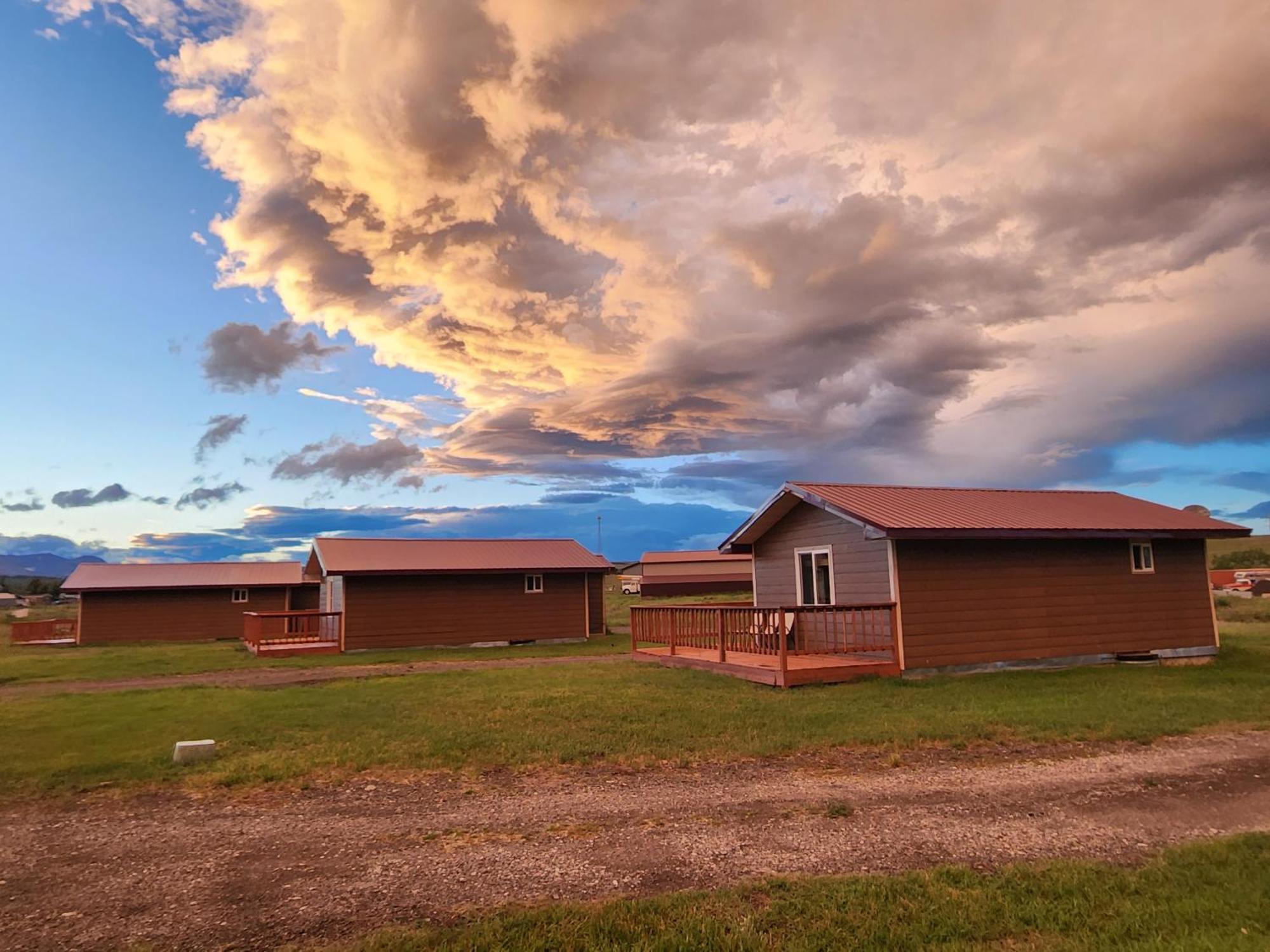 Circle R Motel East Glacier Park Village Exterior foto